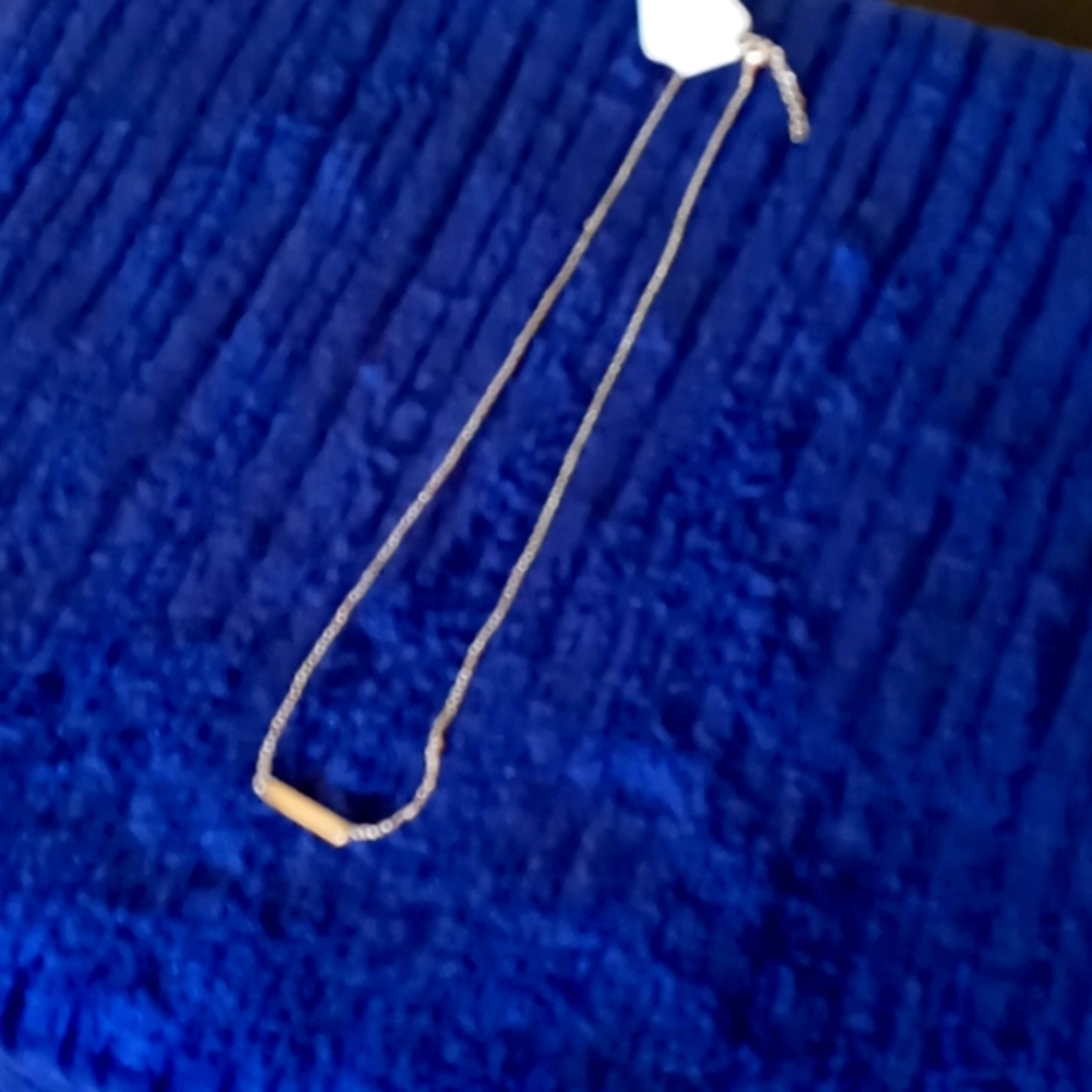 10 inch necklace with horizontal bar